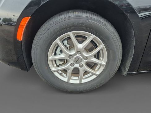 Used 2024 Chrysler Voyager LX image 13