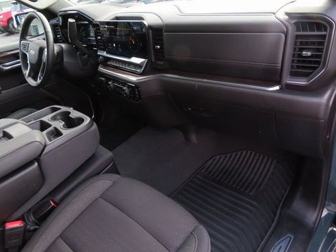 Used 2025 Chevrolet Silverado 1500 LT AWD/4WD image 38