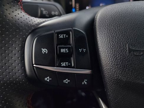 Used 2024 Ford Escape ST-Line image 9