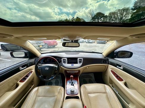 Used 2012 Hyundai Genesis 4.6 image 21