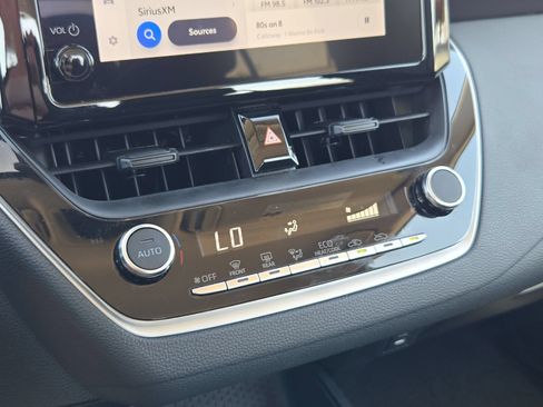 Used 2025 Toyota Corolla LE FWD image 19