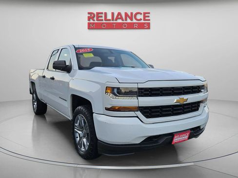 Used 2018 Chevrolet Silverado 1500 Custom w/ Trailering Package image 8