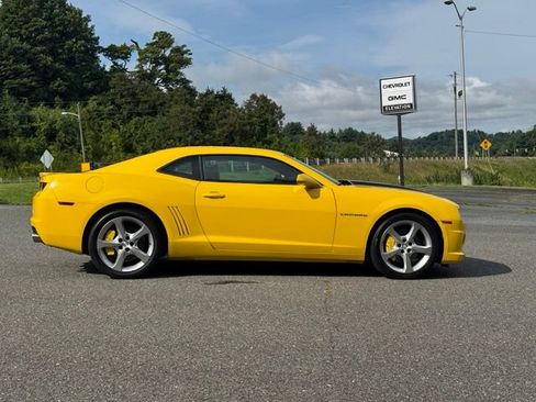 Used 2010 Chevrolet Camaro SS w/ RS Package RWD image 8