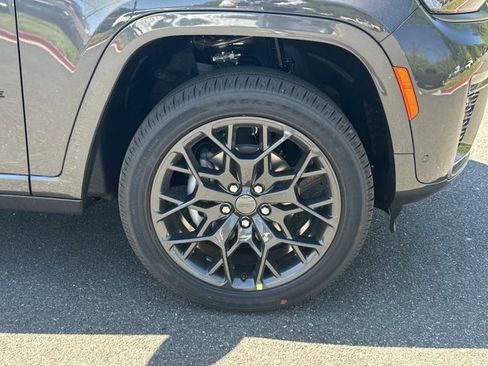 New 2026 Jeep Grand Cherokee Summit AWD/4WD image 12