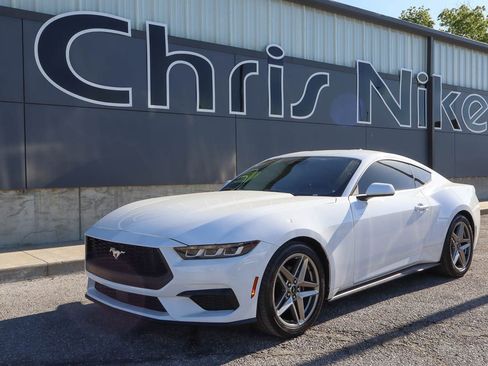 Used 2024 Ford Mustang Coupe RWD image 1