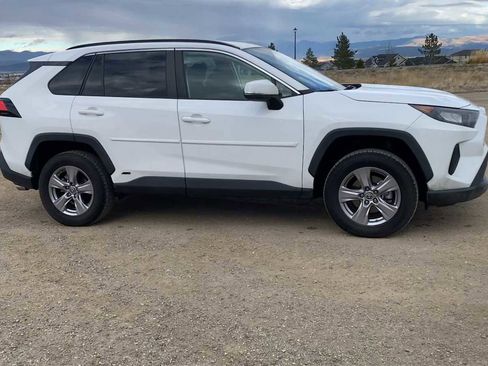 Used 2022 Toyota RAV4 LE image 2