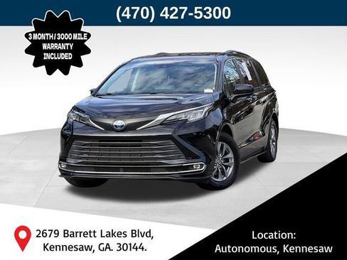 Used 2021 Toyota Sienna XLE image 1