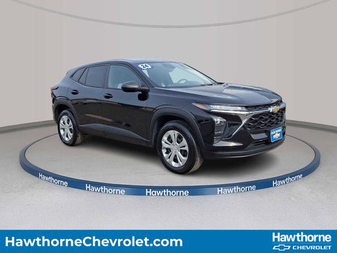 Used 2024 Chevrolet Trax LS image 1