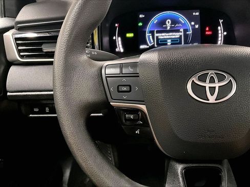 Used 2025 Toyota Camry LE FWD image 22