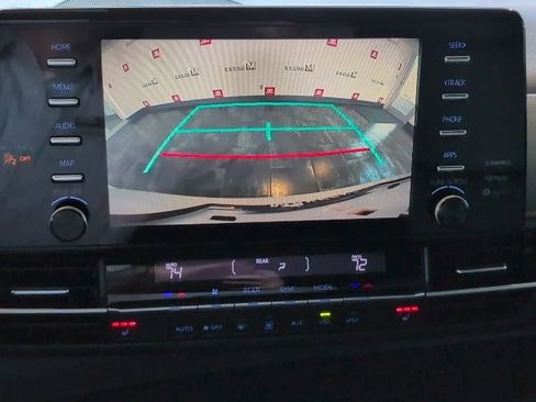 Certified 2022 Toyota Sienna XSE image 37