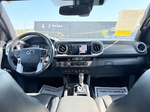 Used 2018 Toyota Tacoma Limited image 17