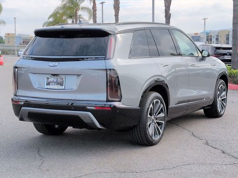 Used 2026 Cadillac Vistiq Sport image 10