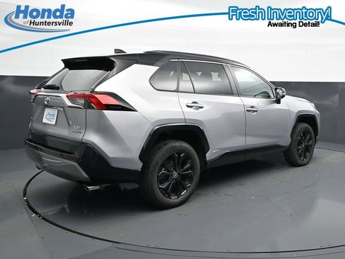 Used 2022 Toyota RAV4 XSE AWD/4WD image 10