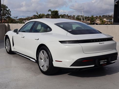 Certified 2022 Porsche Taycan image 3