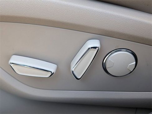 Certified 2023 Lincoln Nautilus Reserve image 13