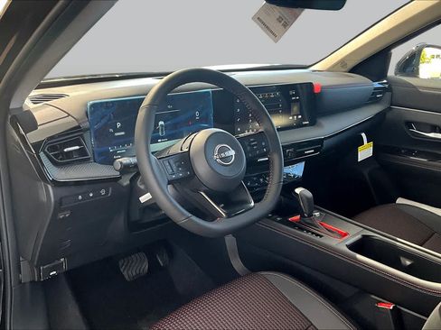 New 2026 Nissan Kicks SR w/ SR Premium Package FWD image 10