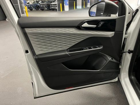 Used 2022 Volkswagen Taos S image 17