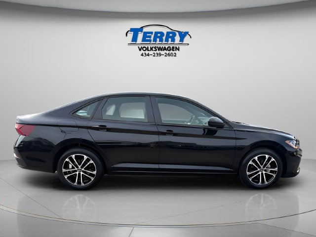 Used 2025 Volkswagen Jetta Sport FWD image 1
