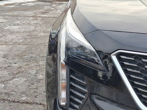 Used 2021 Cadillac XT4 Premium Luxury image 20