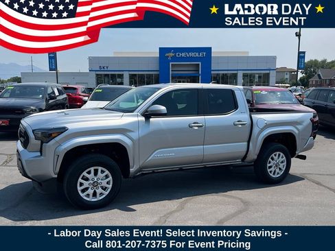 Used 2024 Toyota Tacoma SR5 w/ SR5 Upgrade Package AWD/4WD image 1