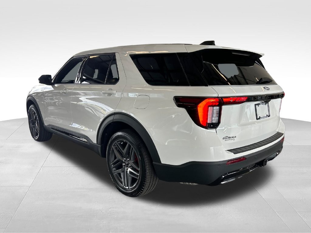 New 2027 Ford Explorer ST-Line w/ Premium Package AWD/4WD image 3