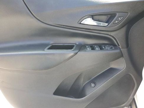 Used 2020 Chevrolet Equinox LT image 22