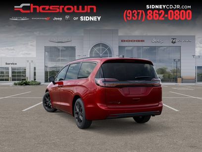 New 2026 Chrysler Pacifica Select w/ S Appearance Package