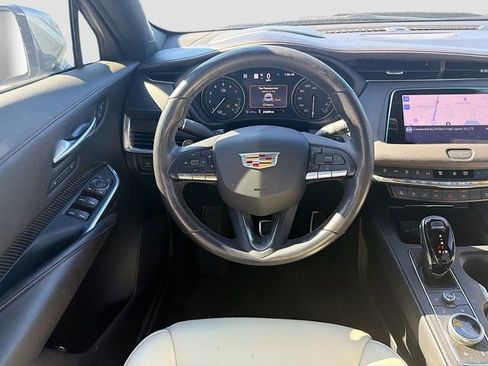 Used 2023 Cadillac XT4 Sport image 17