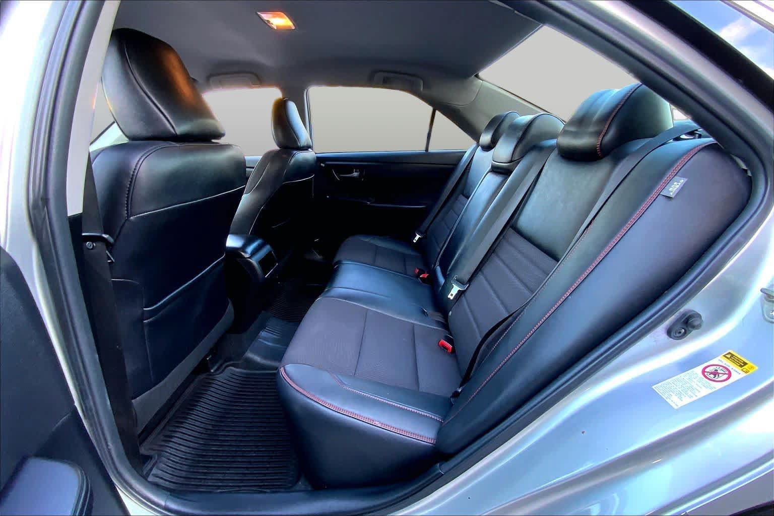 Used 2016 Toyota Camry SE FWD image 20