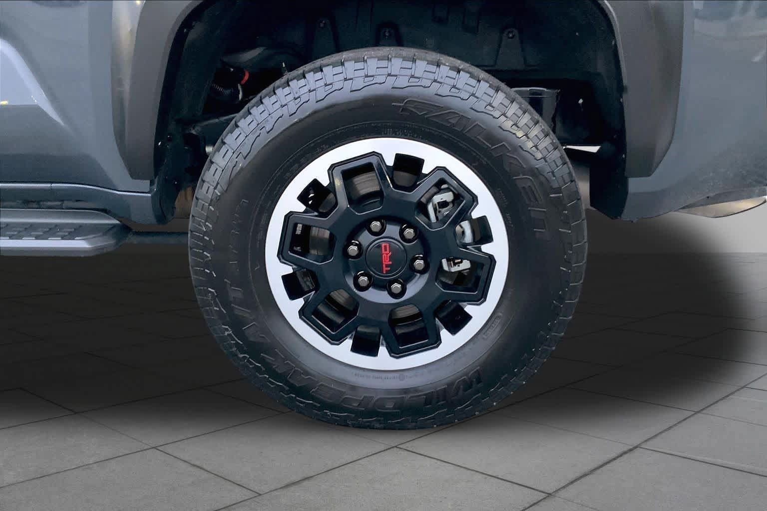 Used 2025 Toyota 4Runner TRD Off-Road Premium AWD/4WD image 10