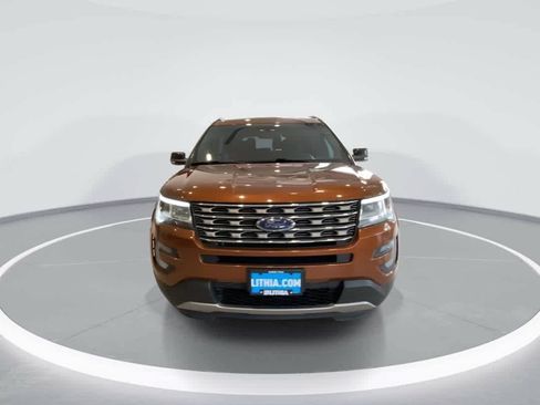 Used 2017 Ford Explorer XLT w/ Equipment Group 202A AWD/4WD image 3