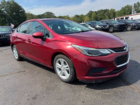 Used 2017 Chevrolet Cruze LT w/ LT True North Edition FWD image 7