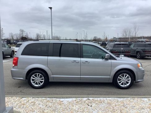 Used 2018 Dodge Grand Caravan SXT FWD image 4