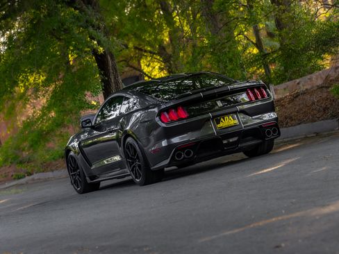 Used 2016 Ford Mustang Shelby GT350 w/ Technology Package image 41