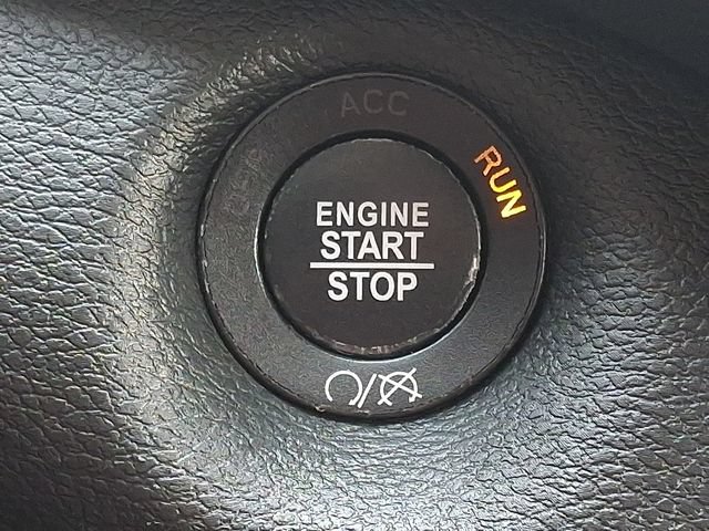 Used 2021 Jeep Cherokee Latitude Plus AWD/4WD image 23