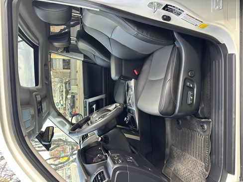 Used 2023 Toyota 4Runner SR5 Premium image 17