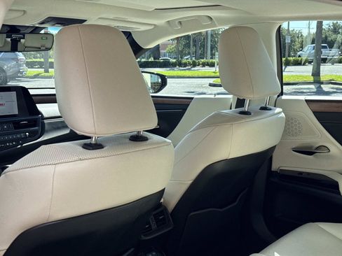 Certified 2025 Lexus ES 350 w/ Premium Package FWD image 28
