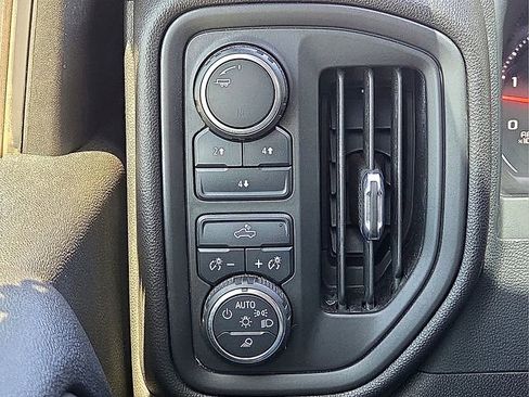 Used 2022 Chevrolet Silverado 2500 Custom w/ Custom Value Package AWD/4WD image 22