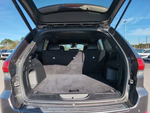 Used 2021 Jeep Grand Cherokee Laredo X image 5