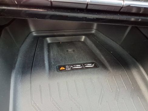 Used 2025 Chevrolet Equinox EV RS FWD image 11