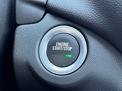 Used 2020 Chevrolet Equinox LT w/ Driver Convenience Package AWD/4WD image 29