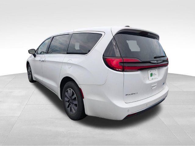 Used 2024 Chrysler Pacifica Limited FWD image 5