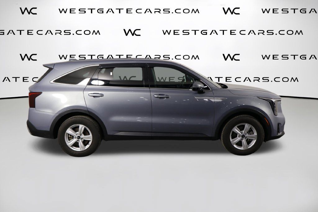Used 2024 Kia Sorento LX FWD image 40