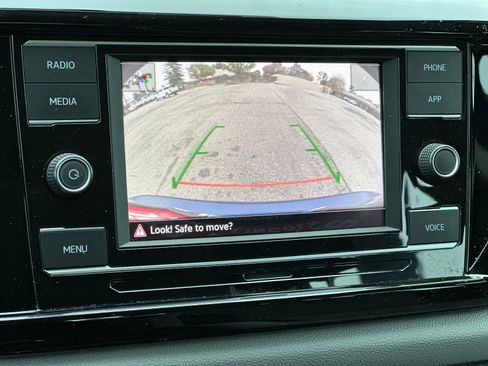 Used 2022 Volkswagen Taos S image 19