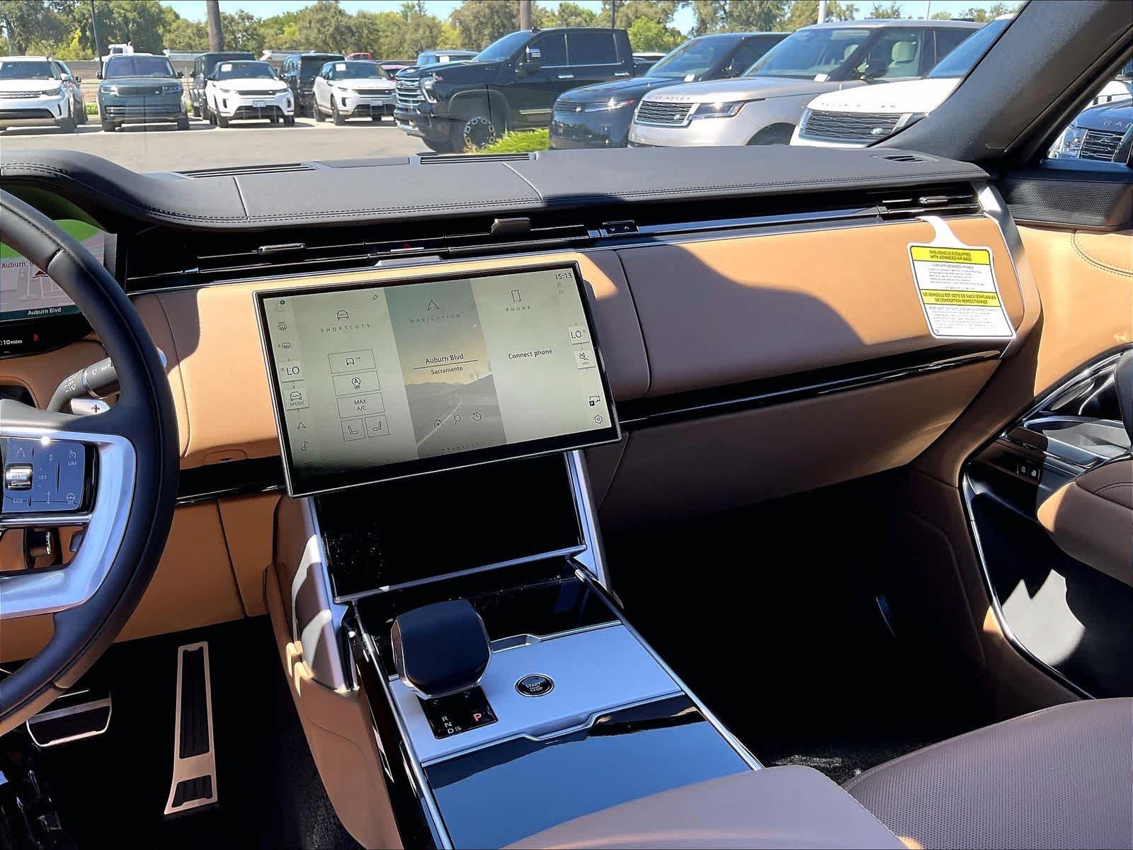 New 2026 Land Rover Range Rover Long Wheelbase SE AWD/4WD image 9