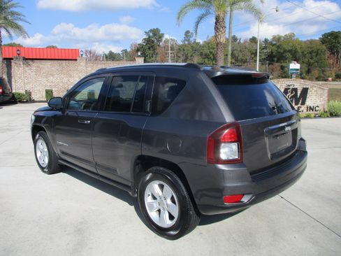 Used 2017 Jeep Compass Latitude image 21