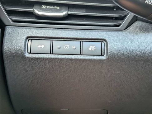Used 2025 Nissan Altima 2.5 SV FWD image 25