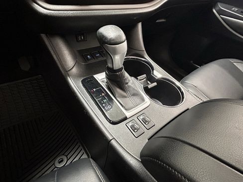 Used 2015 Toyota Highlander XLE image 22
