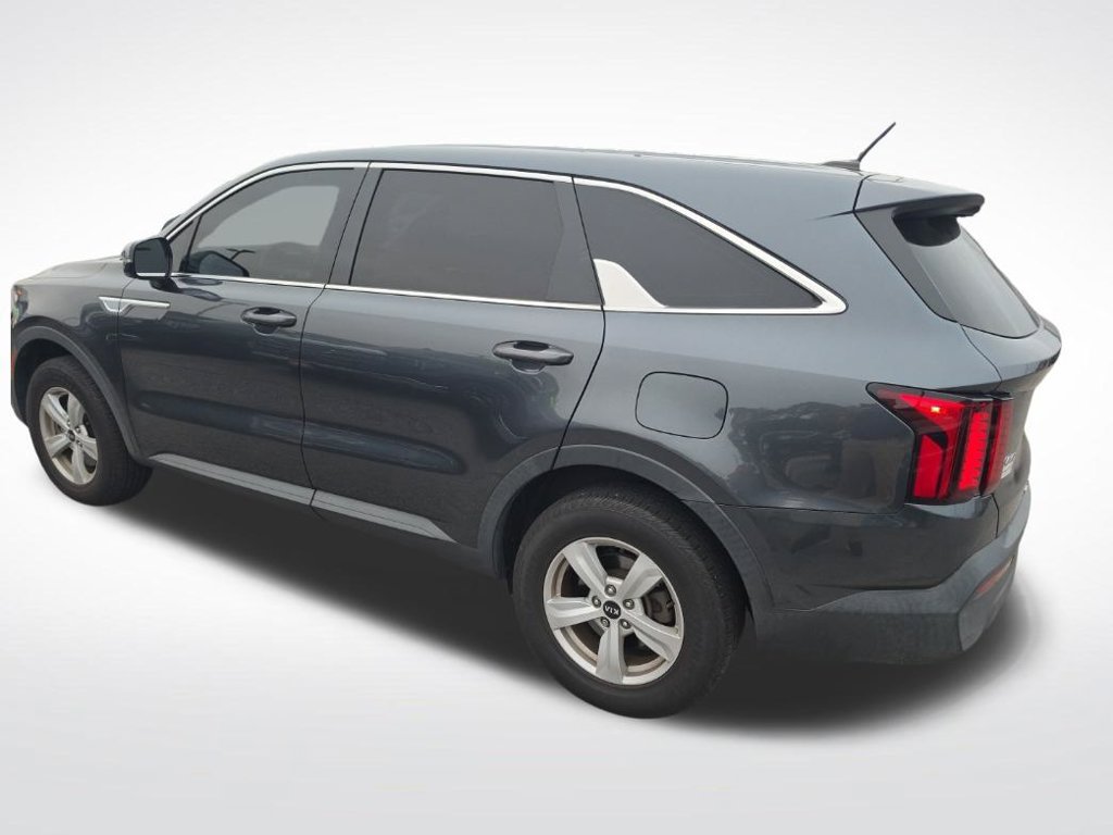 Certified 2021 Kia Sorento LX AWD/4WD image 2