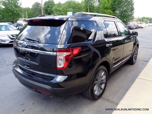 Used 2014 Ford Explorer XLT w/ Equipment Group 202A AWD/4WD image 3